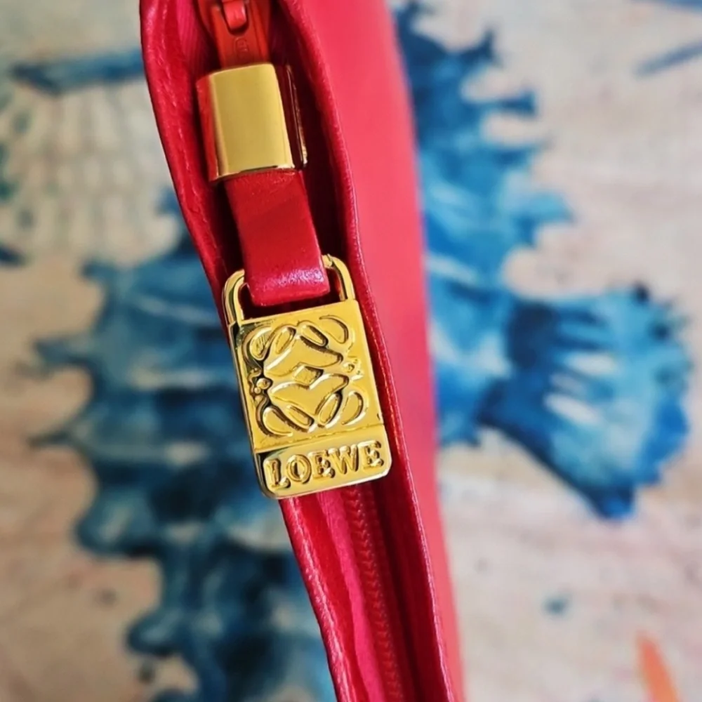 Loewe Anagram Calfskin Leather Pouch With Dusty - Picture 2 of 7